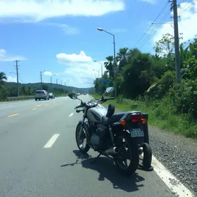 motociclista arremessado
